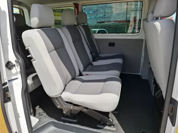 Volkswagen Transporter 2.0 Tdi 2015 bicolor - Imagen 8