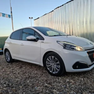 Peugeot 208 HDI 100 cv Signature