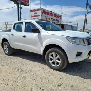 Nissan NP300 Navara doble cabina 4x4