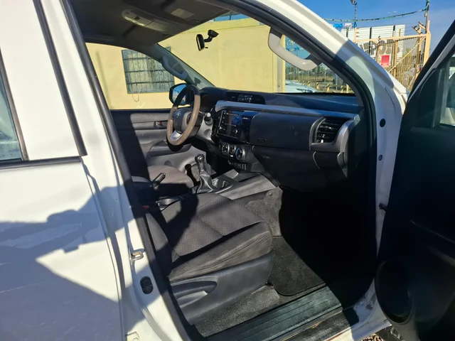 Toyota Hilux 2.4d 150 cabina doble gx 2022 - Imagen 9