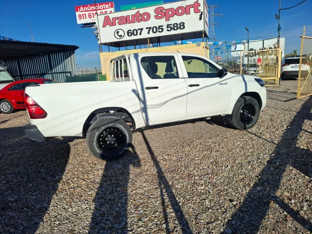 Toyota Hilux 2.4d 150 cabina doble gx 2022 - Imagen 3